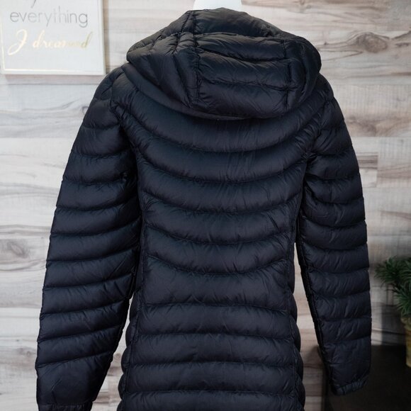 L.L. Bean Ultralight 850 Down Hooded Coat - Picture 5 of 9